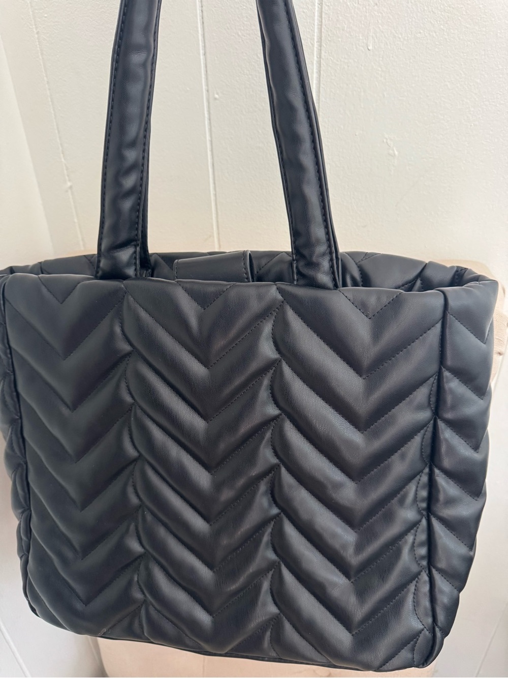 Quilted Simply VERA VERA WANG Tote Bag - Black - Picture 4 of 7
